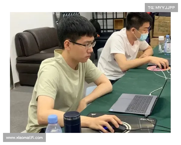 18岁以下综合格斗新星亮相成都揭幕赛 激烈对决点燃青春激情